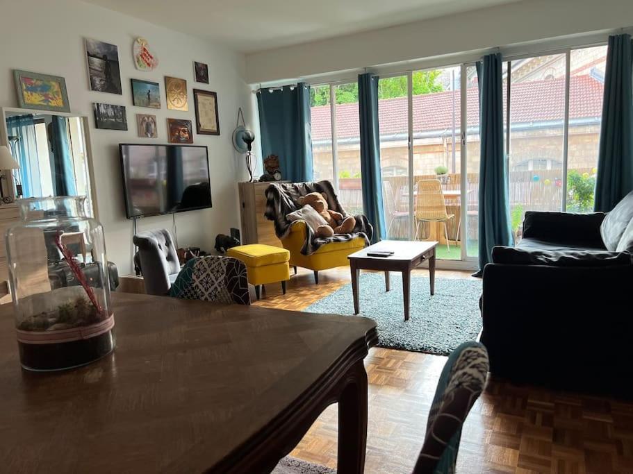 פריז Grand Appartement Avec Balcon Et Parking Gratuit Sur Place מראה חיצוני תמונה